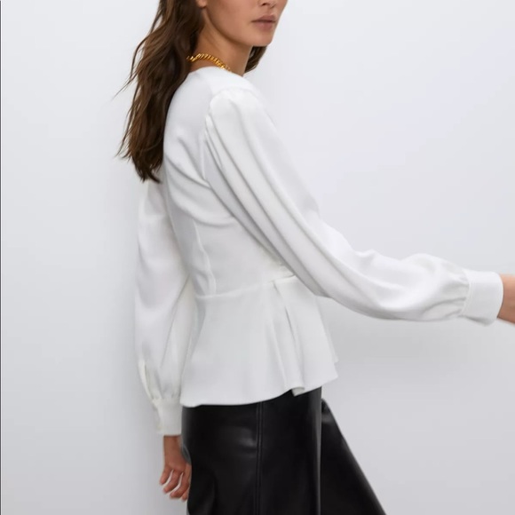 *SOLD* Babaton Bello blouse - Picture 2 of 5